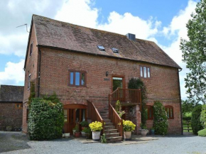 The Oast House - farm stay apartment set within 135 acres